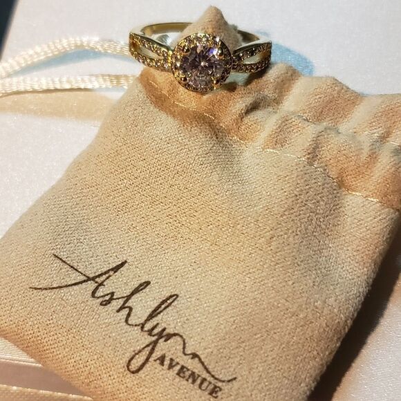 Ashlyn Avenue yellow gold 18k plated size 8 - Picture 5 of 8